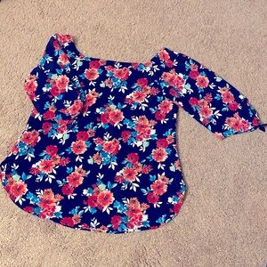 WORN ONCE Off the shoulder flower blouse Large